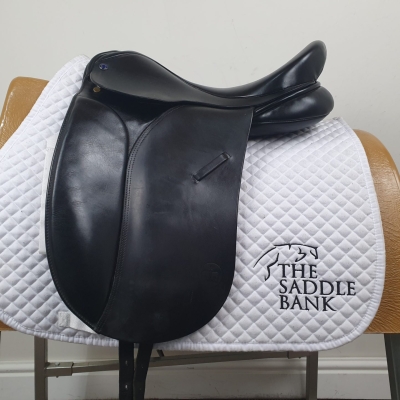Image of 17 inch Ideal Jessica Dressage Black Medium