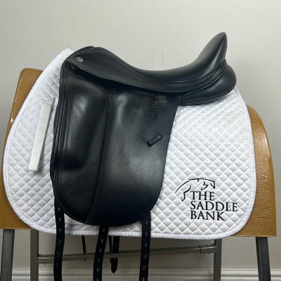 Image of 17.5 inch Fairfax Classic Cupped Flap Dressage MDC Black Adjustable