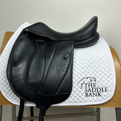 Image of 17.5 inch Voltaire Adelaide Black Medium Wide