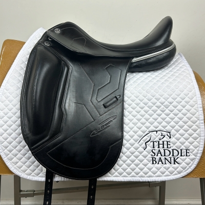 Image of 17 inch Prestige X-Breath Dressage K Black Medium