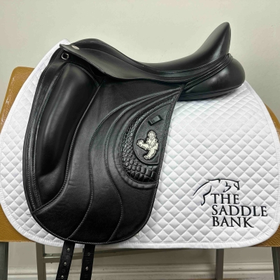 Image of 17.5 inch Fairfax World Class With Elias Panel SEC Black Adjustable