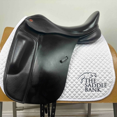 Image of 17.5 inch Kent and Masters S-Series Dressage Surface Block MDS Black Adjustable