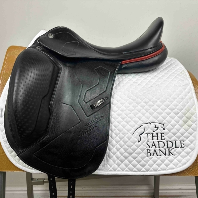 Image of 17 inch Prestige X-Breath Dressage Black Medium