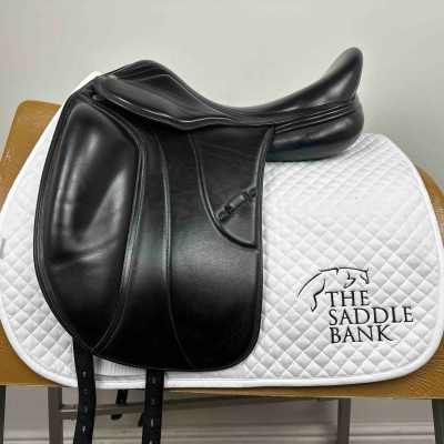 Image of 17 inch Amerigo Vega Dressage Black Medium