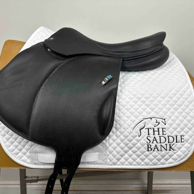 Image of 17.5 inch Voltaire Lexington Black Medium Wide