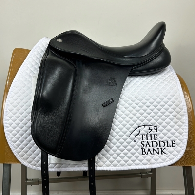 Image of 17 inch Fairfax Classic Cupped Flap Dressage MDC Black Adjustable
