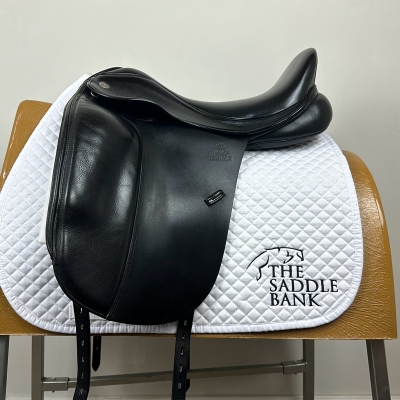 Image of 17.5 inch Fairfax Classic Cupped Flap Dressage MDC Black Adjustable