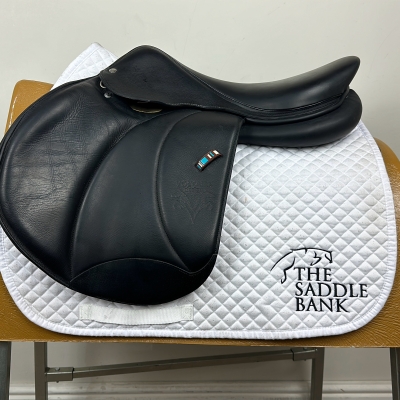 Image of 18 inch Voltaire Palm Beach Black Medium Wide