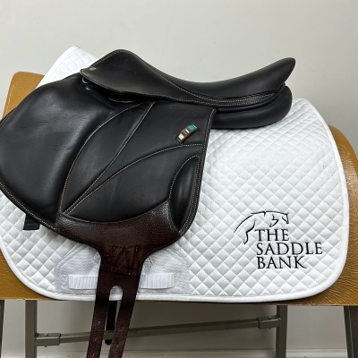 Image of 17 inch Voltaire Lexington Brown Medium Wide