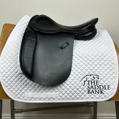 Image of 16 inch Silhouette Show Black Medium