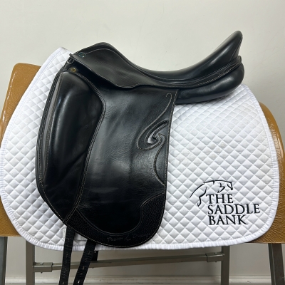Image of 17 inch Prestige Passion K Dressage Black Medium