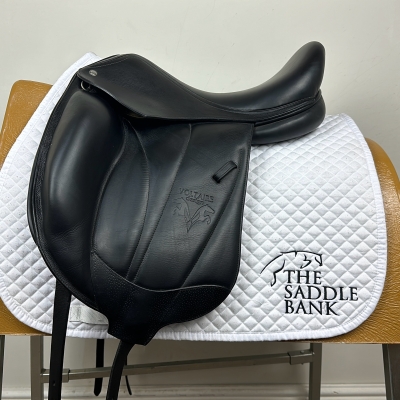 Image of 17 inch Voltaire Adelaide Black Wide