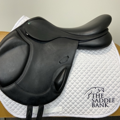 Image of 18 inch Arena Monoflap Jump Black Adjustable