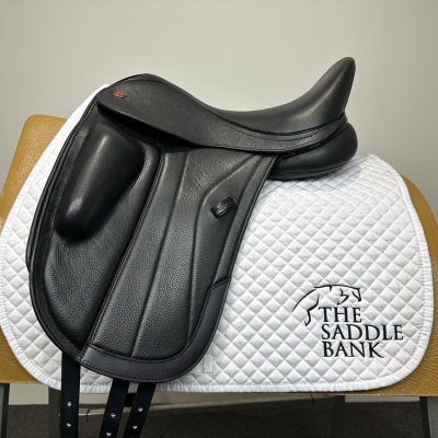 Image of 16.5 inch Kent and Masters Competition Series Low Profile Monoflap Dressage Black Adjustable