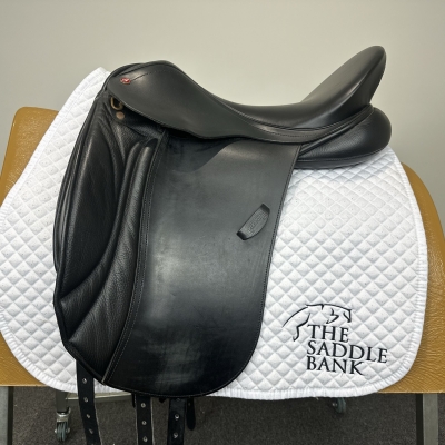 Image of 17.5 inch Albion K2 Dressage Black Medium Wide