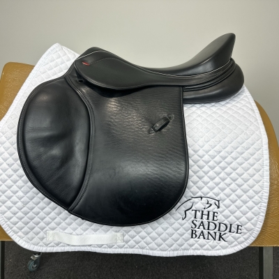 Image of 17 inch John Whitaker Bedale GP Jump Black Adjustable