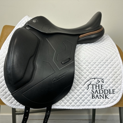 Image of 17 inch Prestige X-Breath Dressage Black Medium