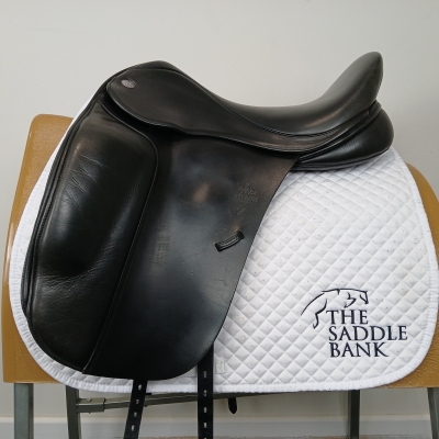 Image of 17.5 inch Fairfax Classic Cupped Flap Dressage MDC Black Adjustable
