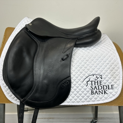 Image of 17 inch CWD Dressage SE24 Black Medium