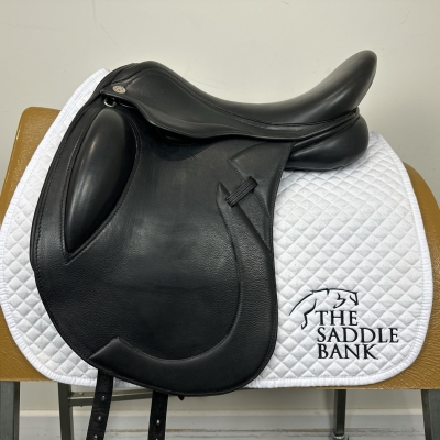 Image of 17.5 inch Winners Circle Monoflap Dressage Black Medium Wide
