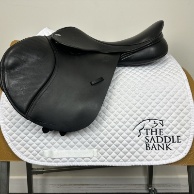 Image of 17 inch Fairfax Classic Cupped Flap Jump MJC Black Adjustable