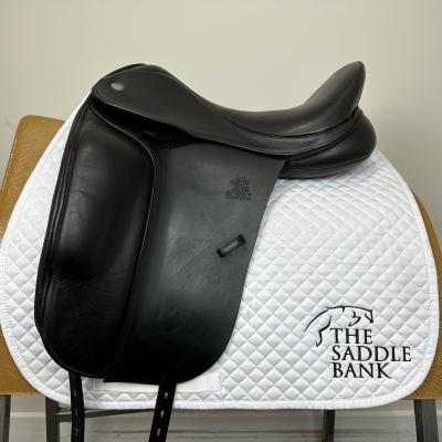 Image of 17 inch Fairfax Classic Cupped Flap Dressage MDC Black Adjustable