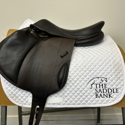 Image of 17.5 inch Voltaire Lexington Brown Medium Wide