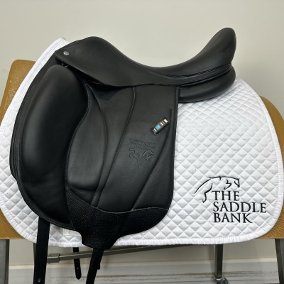 Image of 17.5 inch Voltaire Adelaide Black Medium Wide