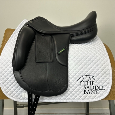 Image of 17.5 inch Amerigo Vega Dressage Siena Monoflap Black Medium