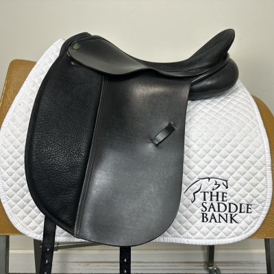 Image of 17.5 inch Ideal Rebecca Dressage Black Wide