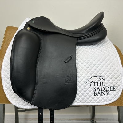 Image of 17 inch Prestige Top Dressage Black Medium Wide