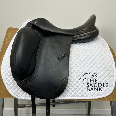 Image of 17 inch Prestige X-Breath Dressage Black Medium