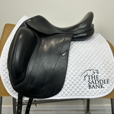 Image of 16 inch Equipe Emporio Monoflap Dressage Black Medium