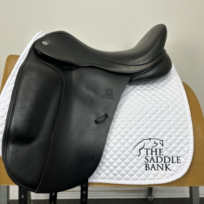 Image of 17.5 inch Fairfax Classic Cupped Flap Dressage MDC Black Adjustable
