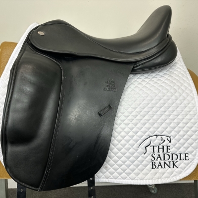 Image of 17.5 inch Fairfax Classic Cupped Flap Dressage MDC Black Adjustable