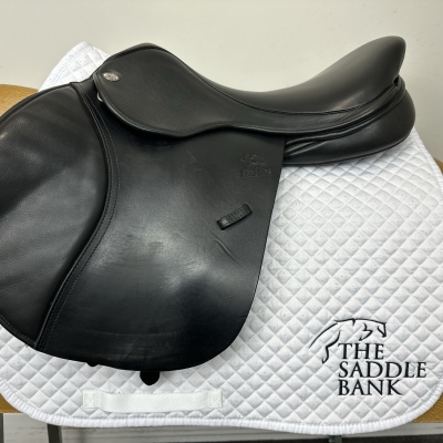 Image of 17.5 inch Fairfax Classic Cupped Flap Jump MJC Black Adjustable