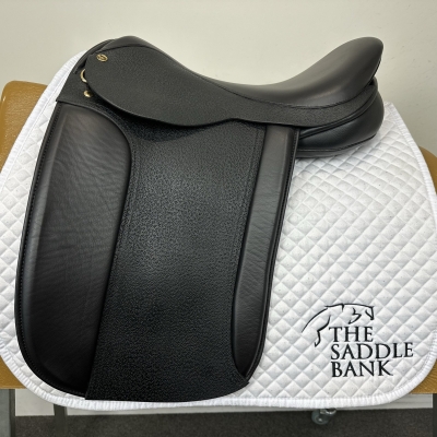 Image of 17.5 inch Black Country Classic Show Black Medium Wide