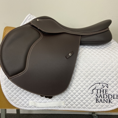 Image of 17.5 inch Wintec 500 Jump Close Contact Brown Adjustable