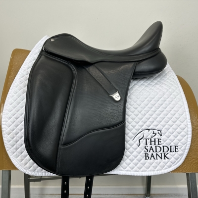 Image of 17.5 inch Bates Dressage Luxe Black Adjustable