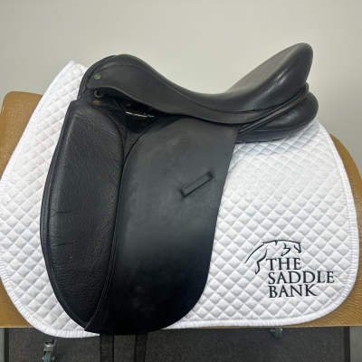 Image of 17.5 inch Ideal Jessica Dressage Black Medium Wide