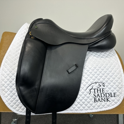 Image of 17.5 inch Ideal Suzannah Dressage Black Medium Wide