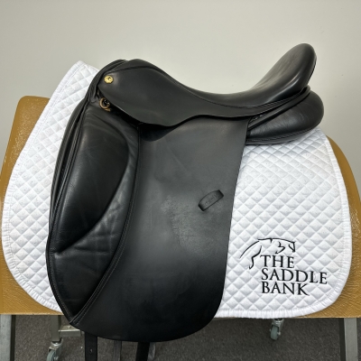 Image of 17.5 inch Exselle Dressage Black Medium Wide