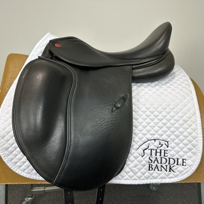Image of 17 inch John Whitaker Harrogate Dressage Black Adjustable