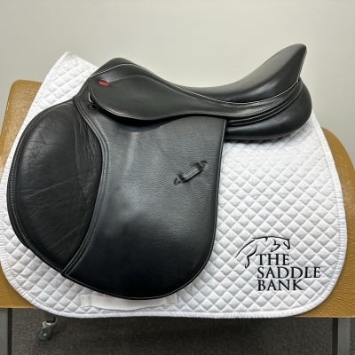 Image of 17 inch John Whitaker Bedale GP Jump Black Adjustable